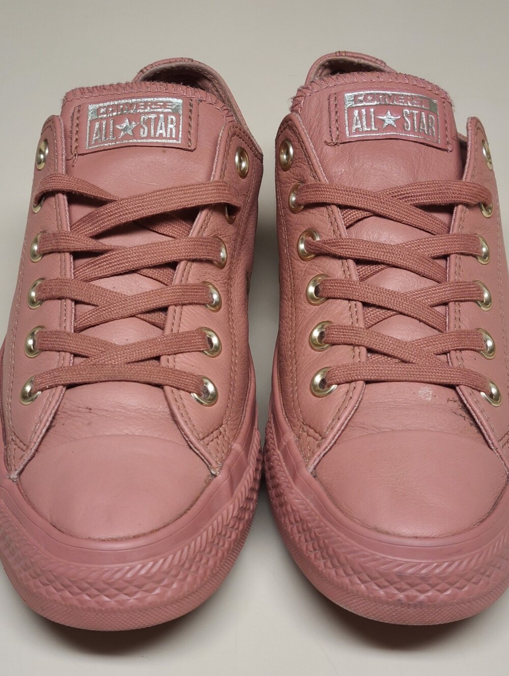 Converse Leather Chuck Taylor All Star low top sneakers size 8 - Picture 3 of 9